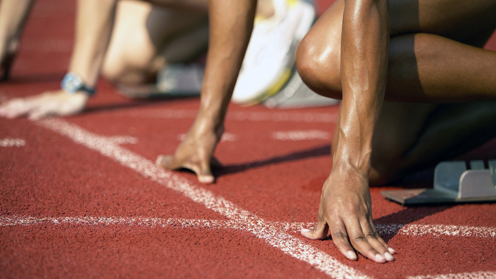 裁判判伊朗球员越位,他说“我滑出去的!”,伊朗踢中国把球停在球门口