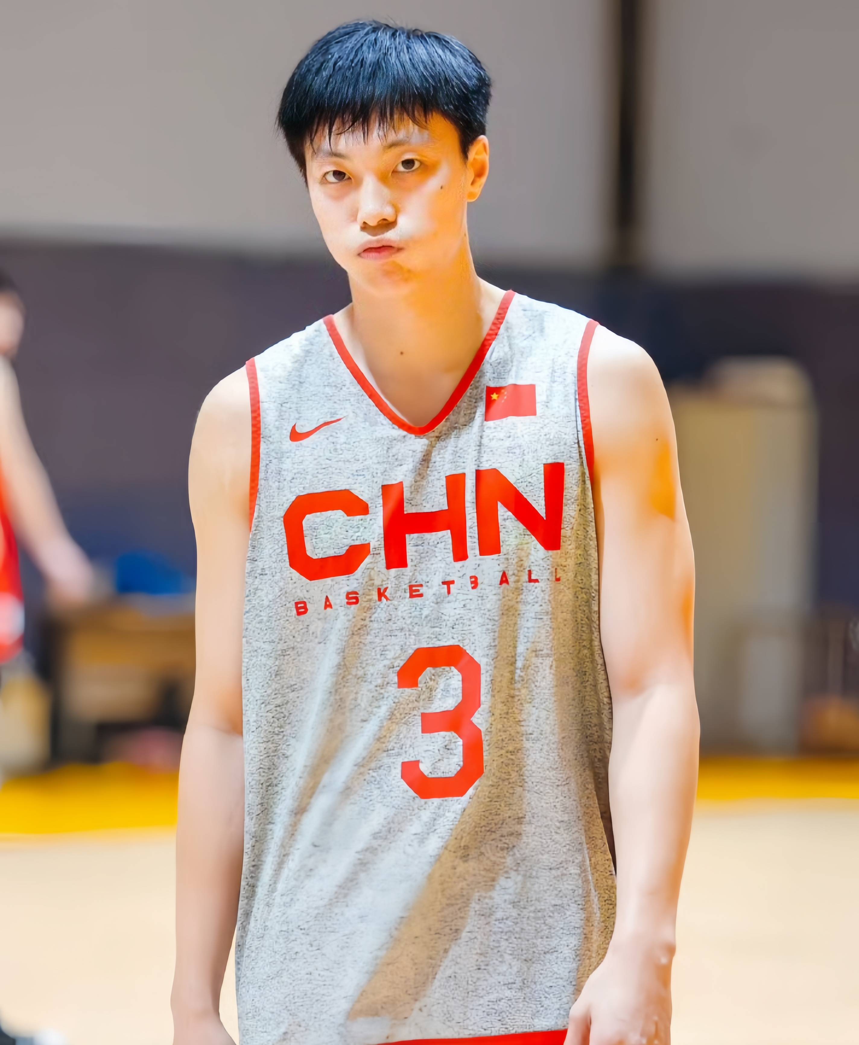 爱游戏体育：中国男篮历史上的经典防守战术回顾与分析：铁血防守，铸就辉煌的简单介绍